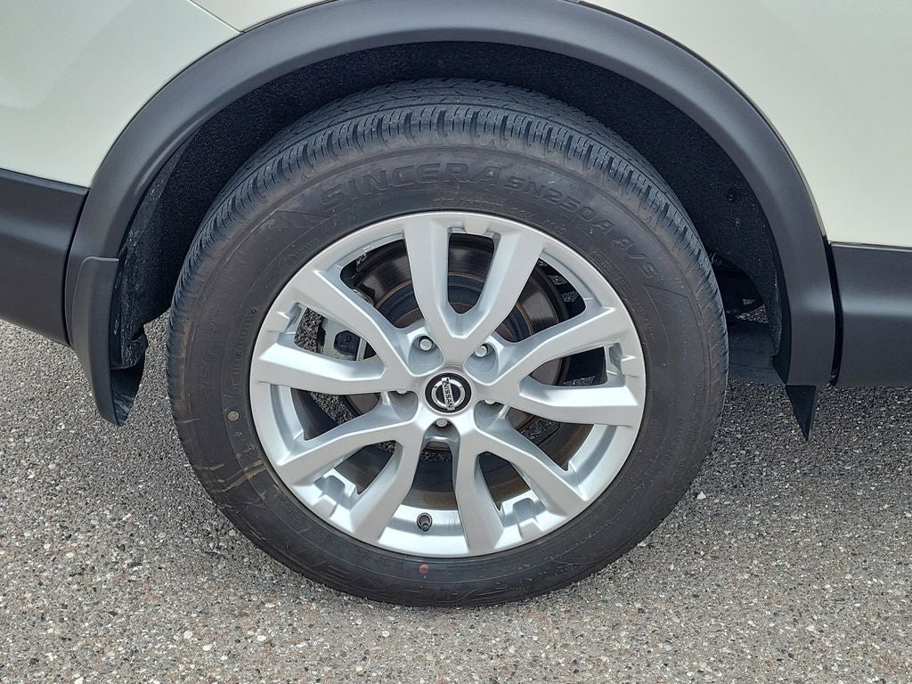 2022 Nissan Rogue Sport SV