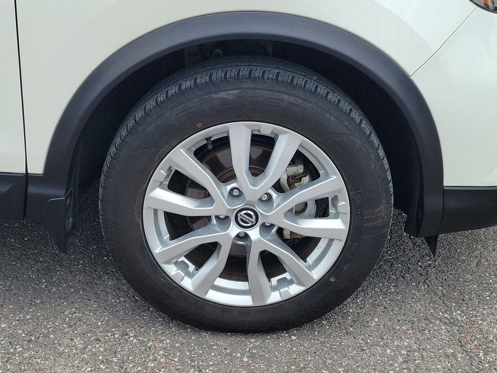 2022 Nissan Rogue Sport SV