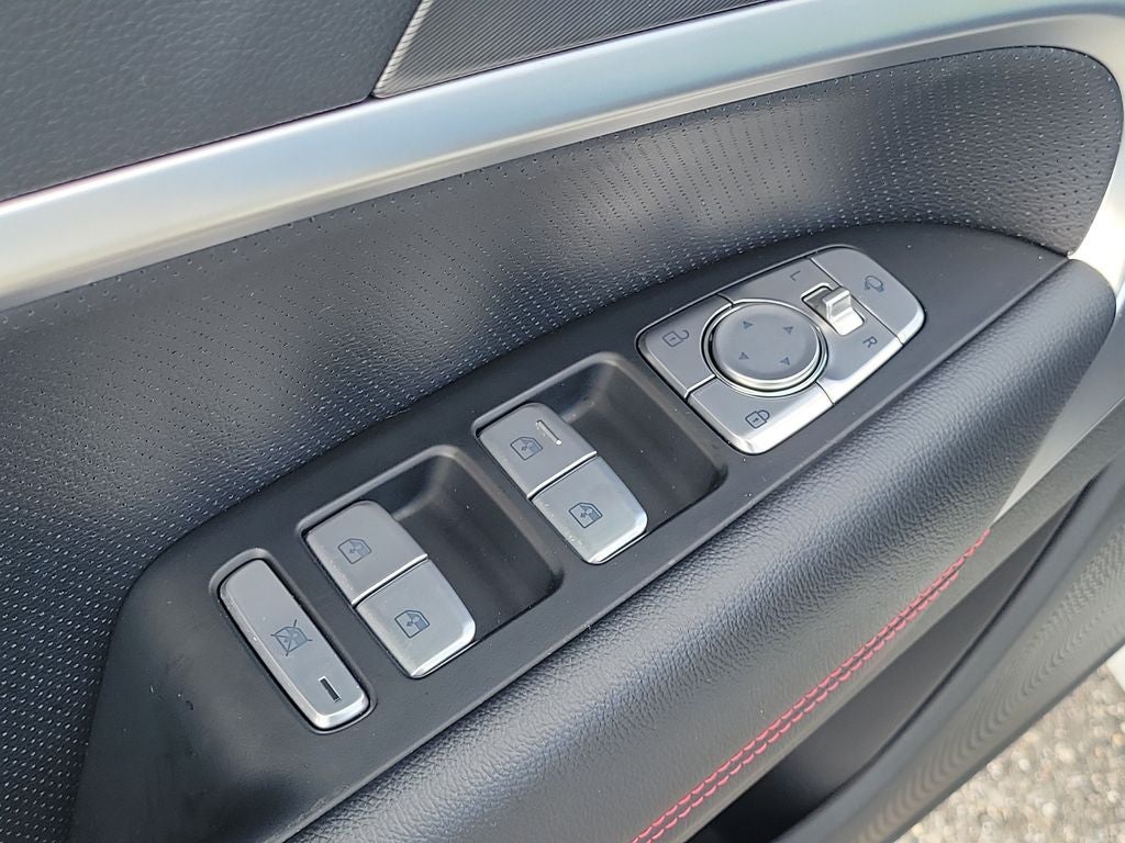 2024 Genesis G70 2.5T