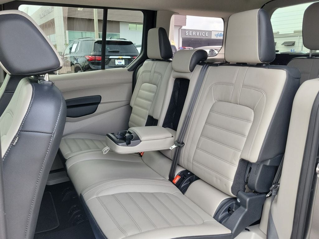 2023 Ford Transit Connect Titanium