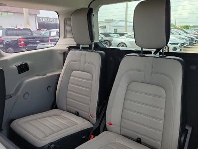 2023 Ford Transit Connect Titanium