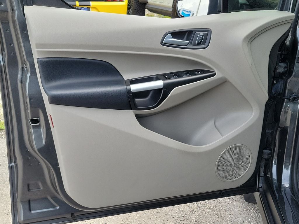 2023 Ford Transit Connect Titanium