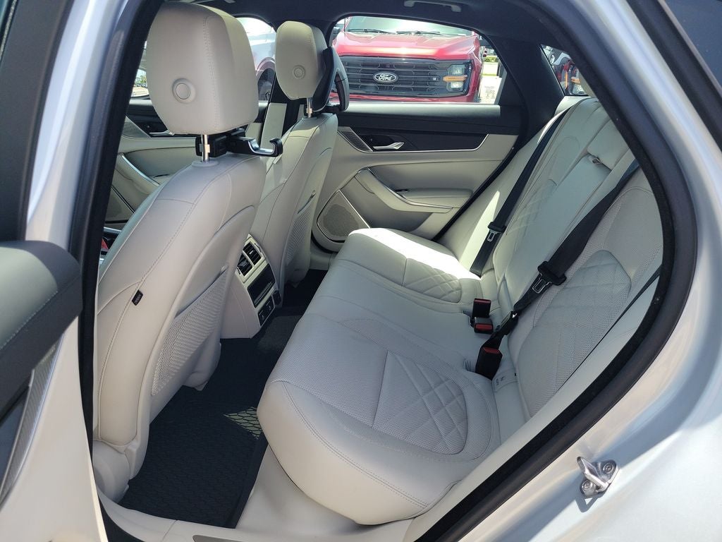 2022 Jaguar XF SE