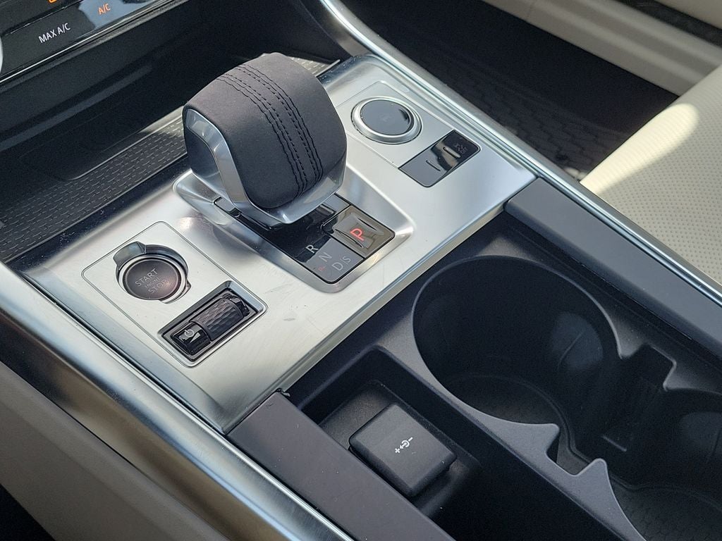2022 Jaguar XF SE