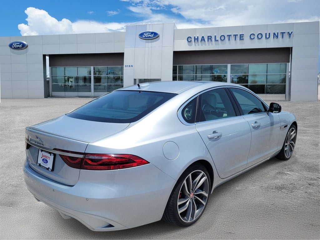 2022 Jaguar XF SE