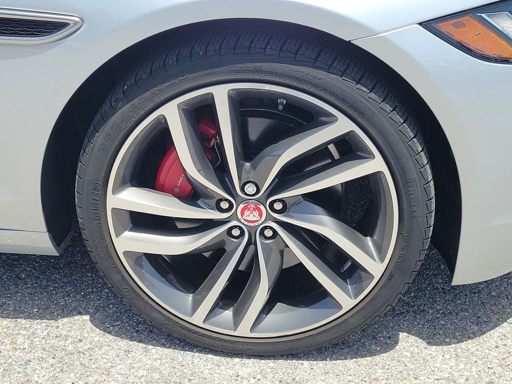 2022 Jaguar XF SE
