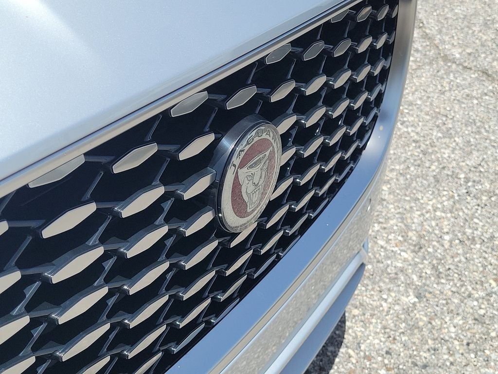 2022 Jaguar XF SE
