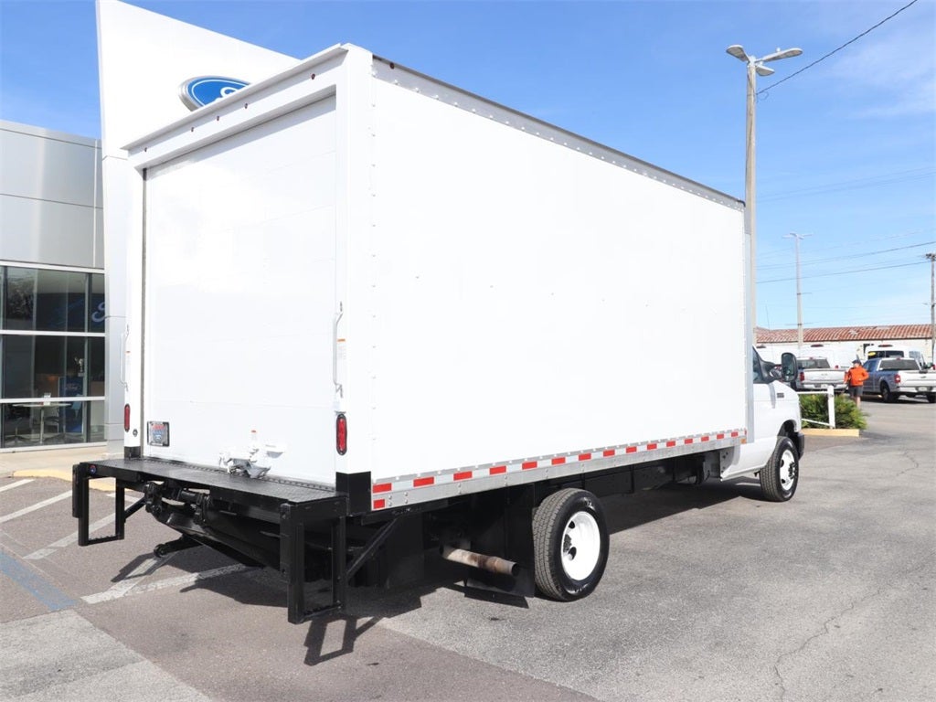2022 Ford E-450SD Base