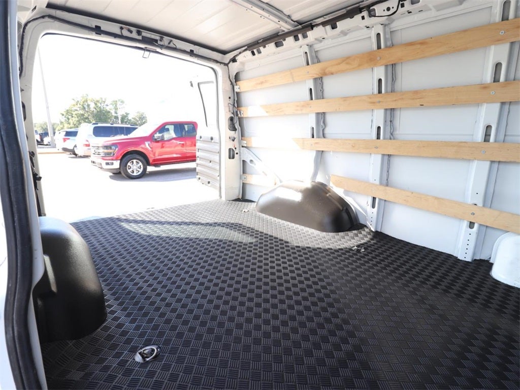 2023 GMC Savana 2500 Work Van