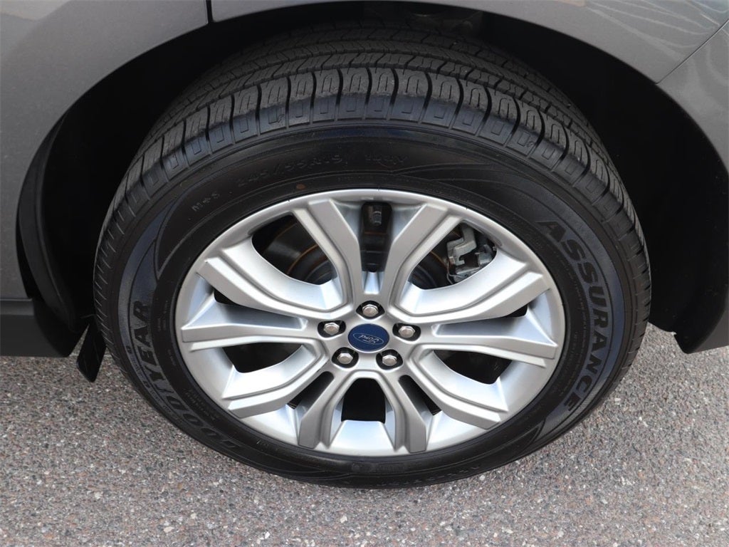 2022 Ford Edge Titanium