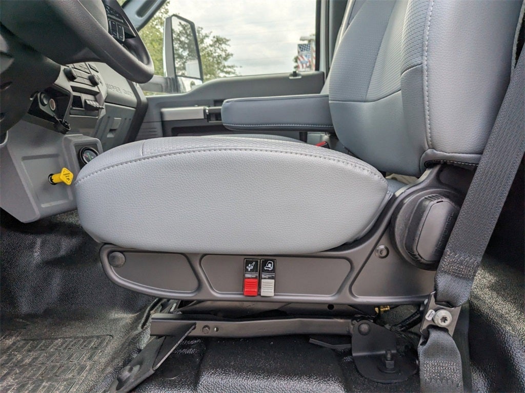 2024 Ford F-750SD Base