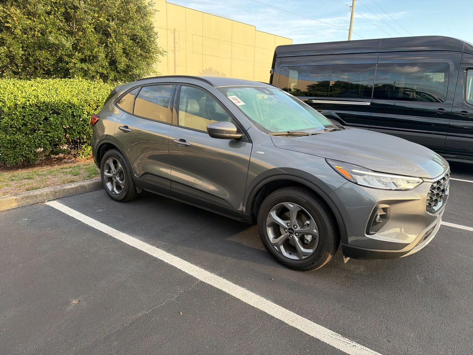 2025 Ford Escape Hybrid ST-Line Select