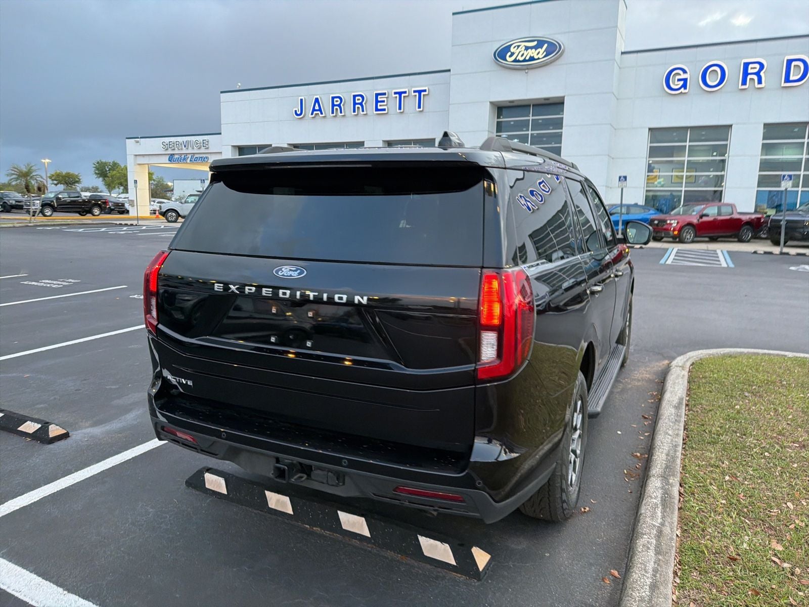 2025 Ford Expedition Active