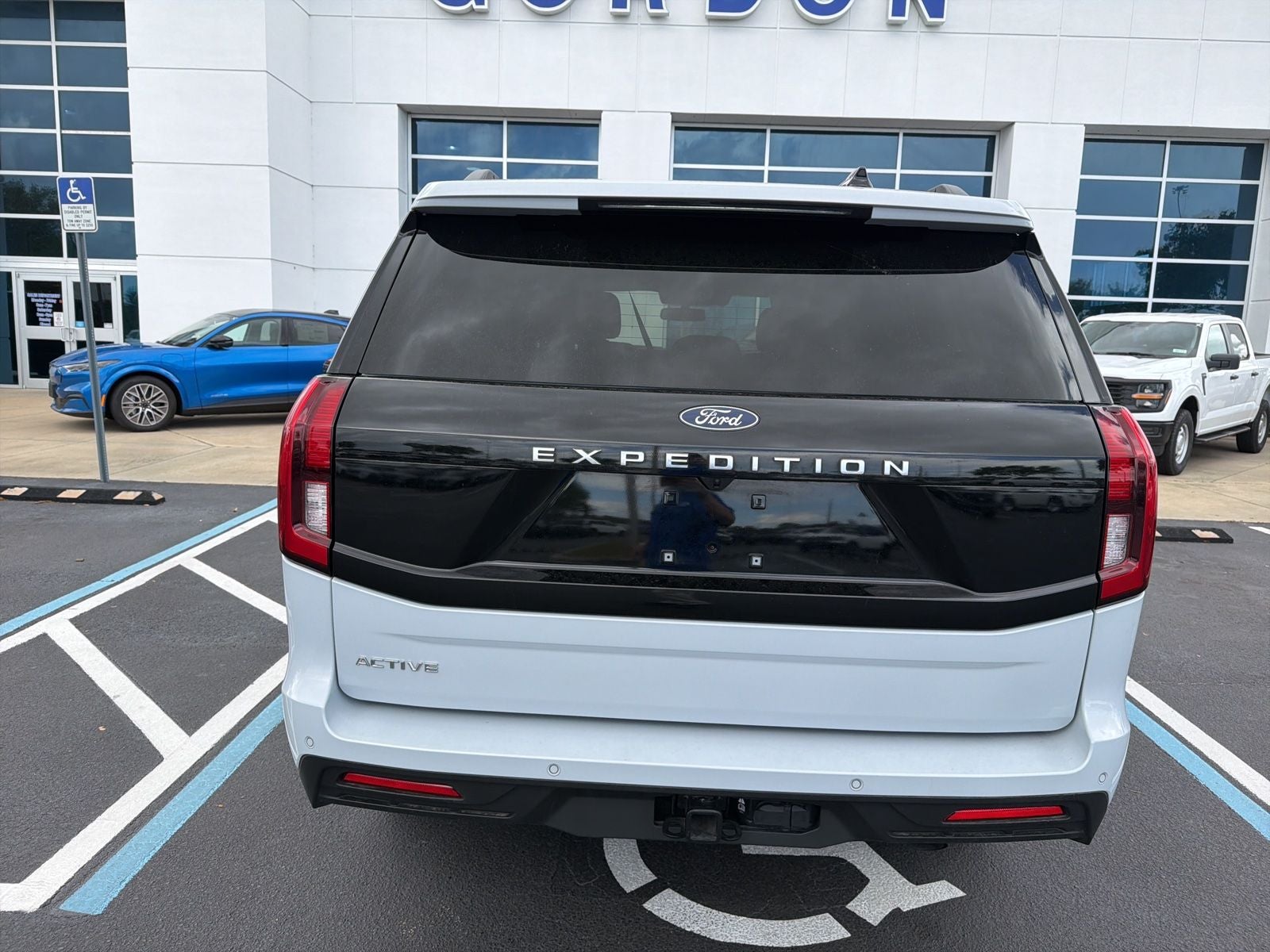 2025 Ford Expedition Active