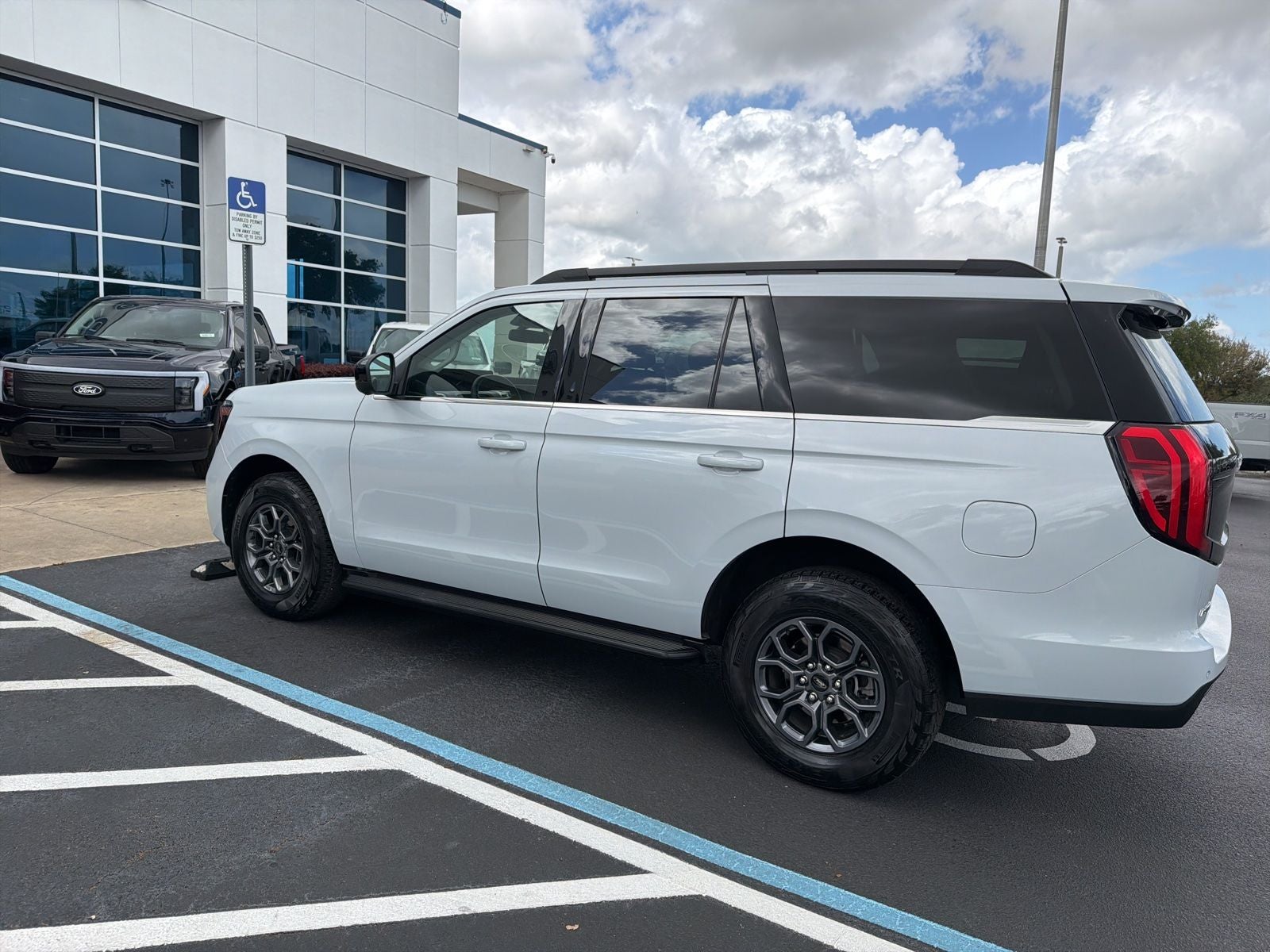 2025 Ford Expedition Active