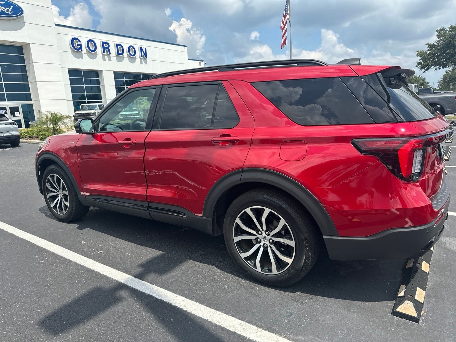 2025 Ford Explorer ST-Line