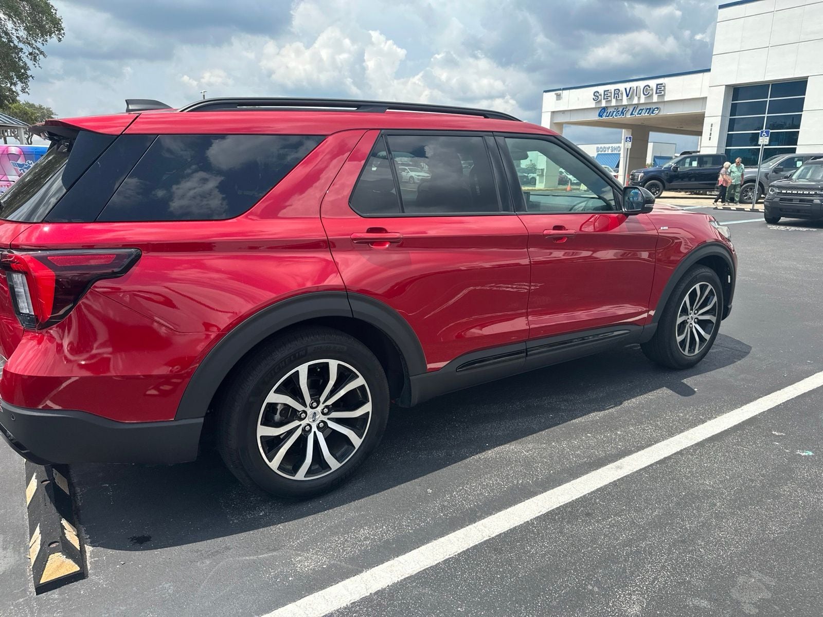 2025 Ford Explorer ST-Line