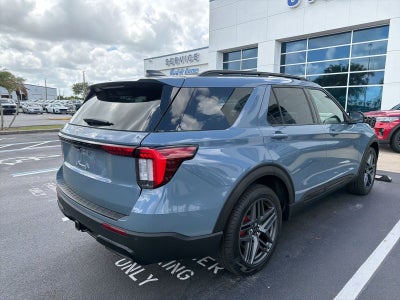2025 Ford Explorer ST-Line