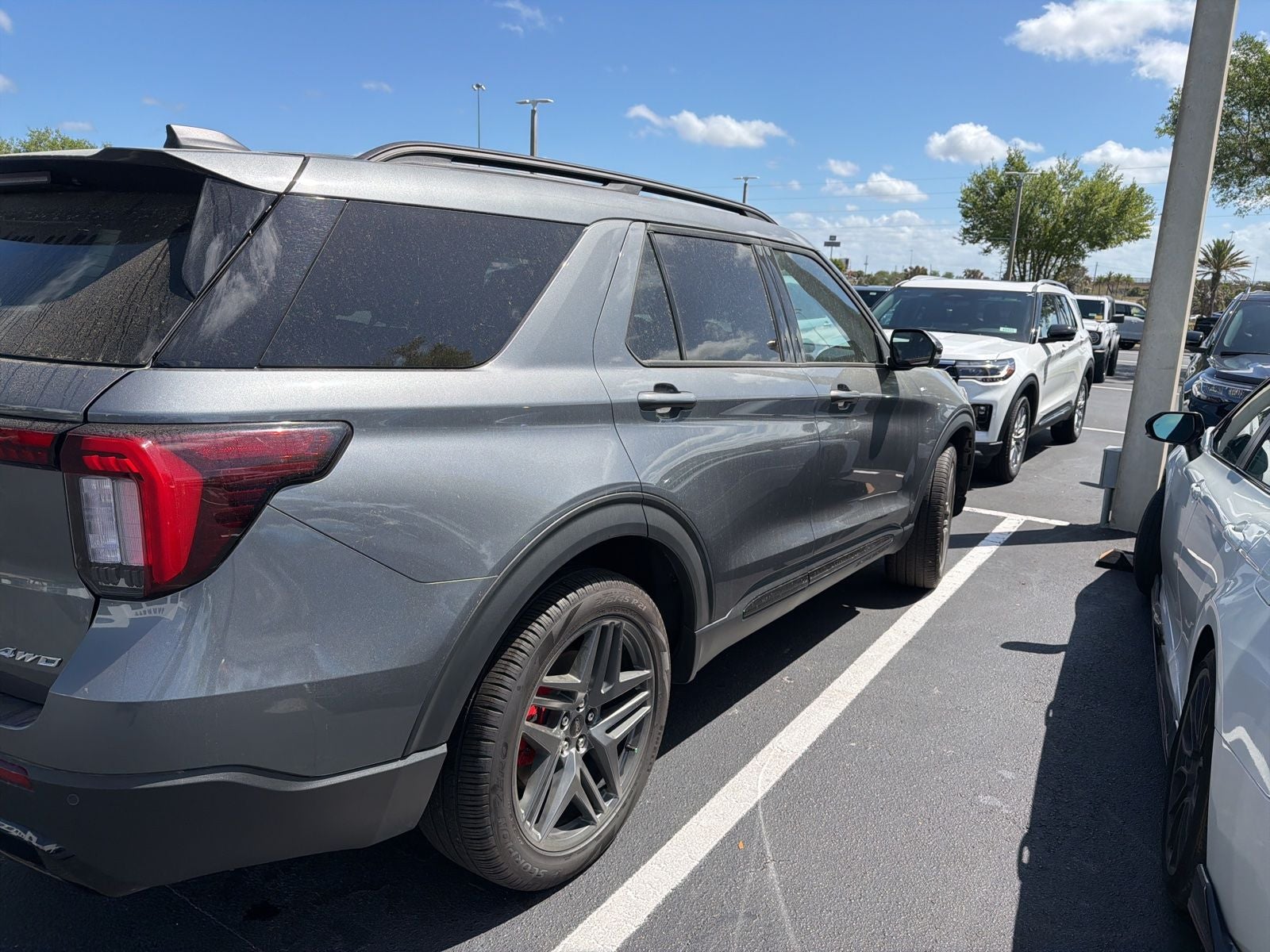 2025 Ford Explorer ST-Line