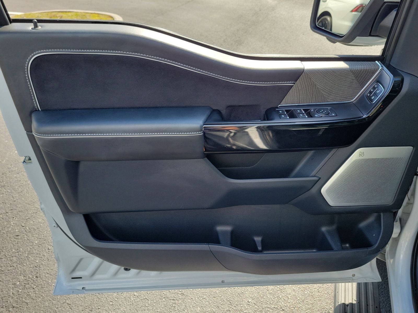 2023 Ford F-150 Lightning Platinum