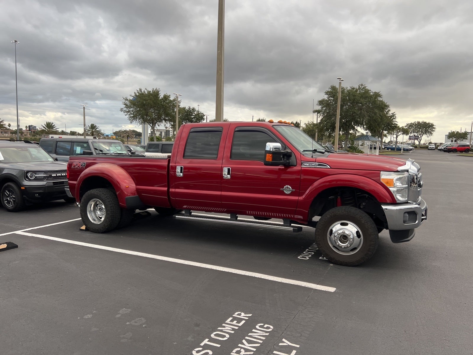 2016 Ford F-350SD Lariat DRW