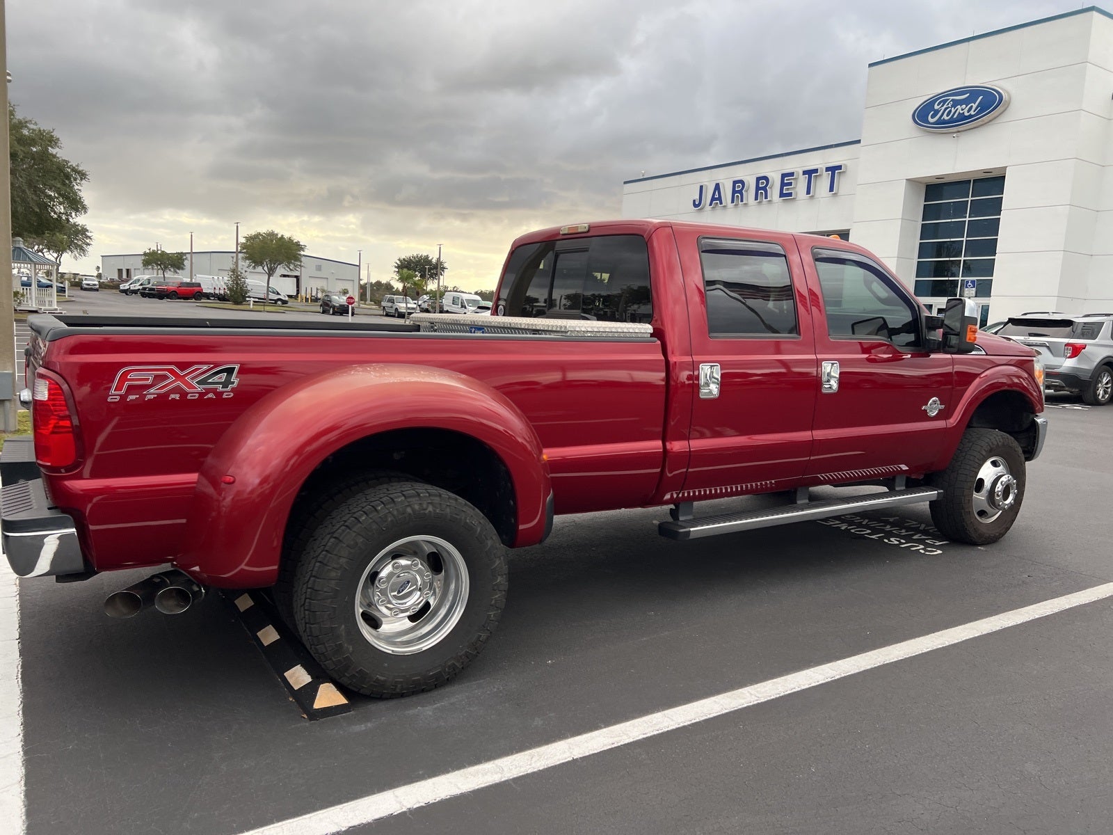 2016 Ford F-350SD Lariat DRW