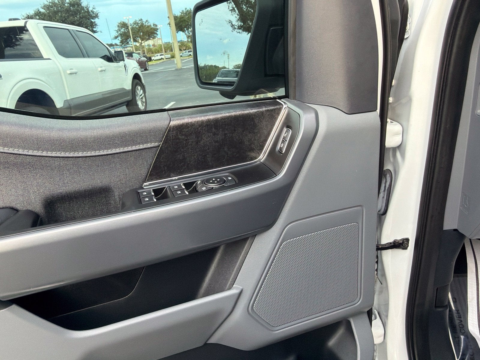 2024 Ford F-150 Lightning XLT