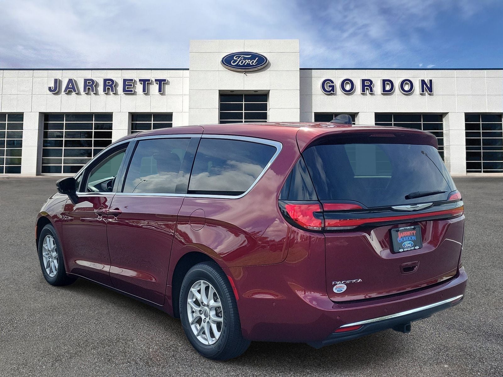 2023 Chrysler Pacifica Touring L