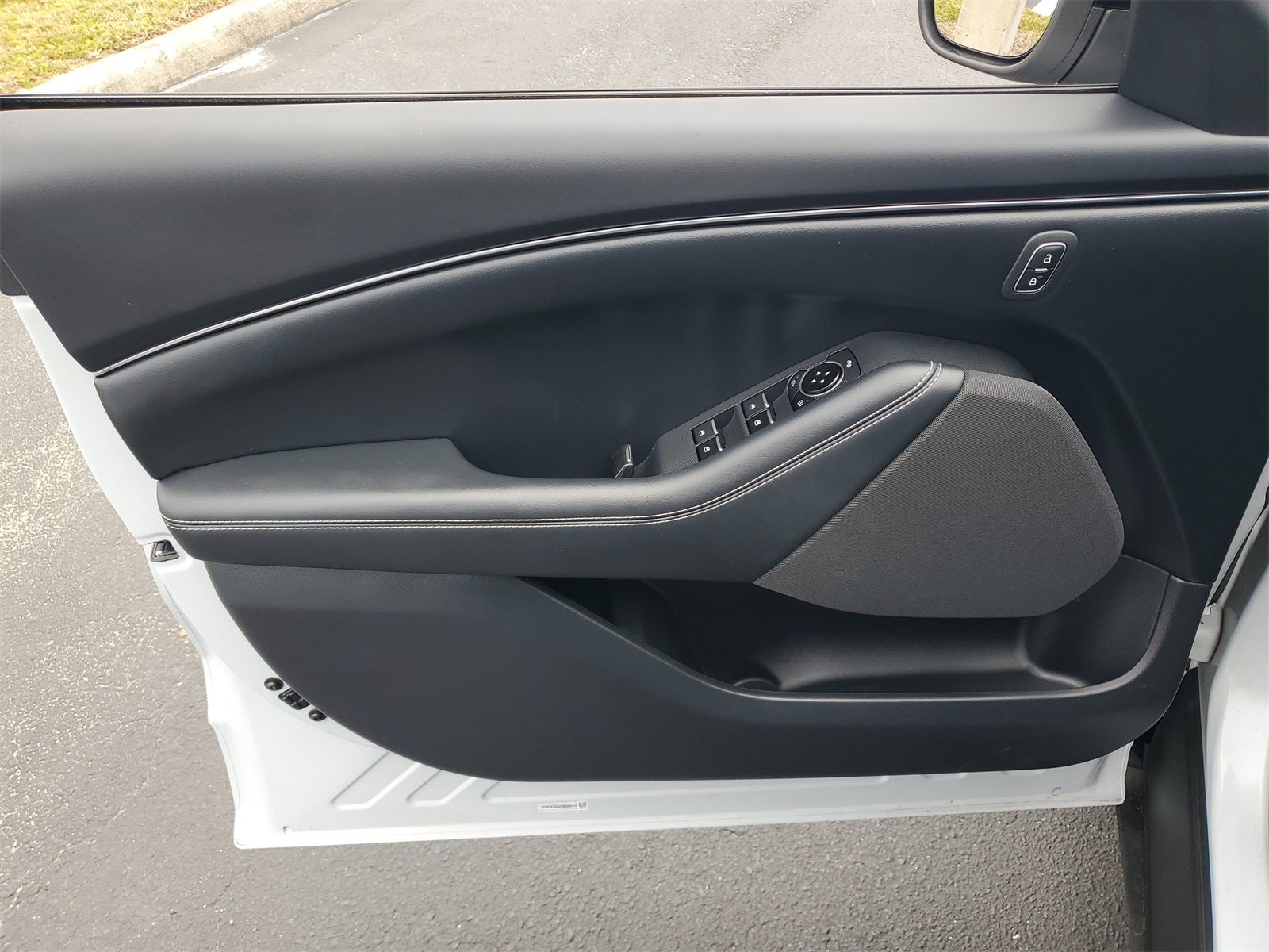 2023 Ford Mustang Mach-E Select