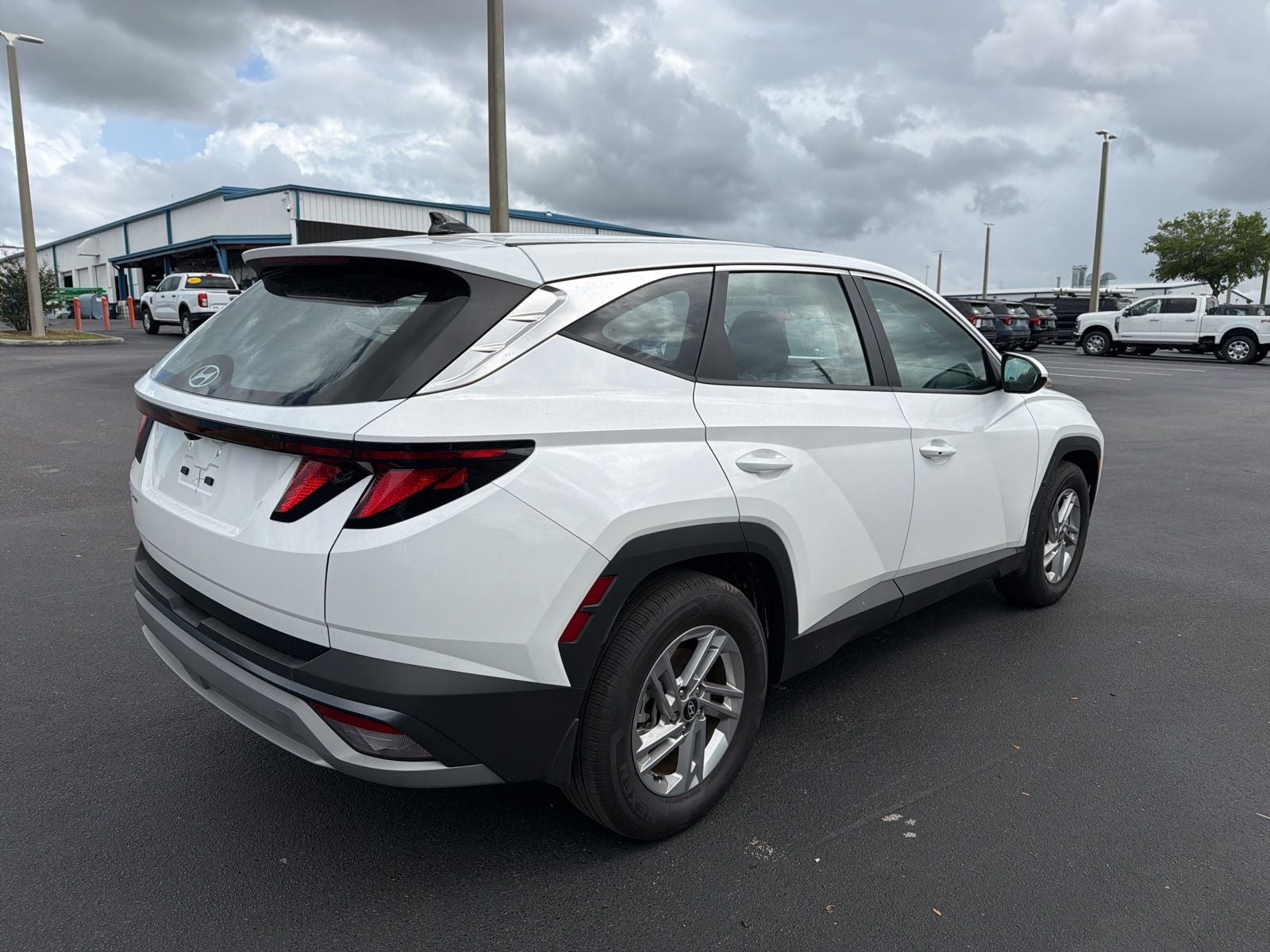 2025 Hyundai Tucson SE