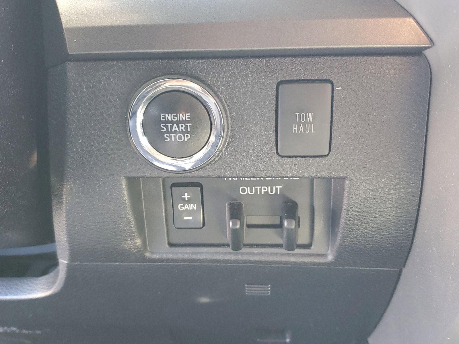 2020 Toyota Tundra SR5 5.7L V8