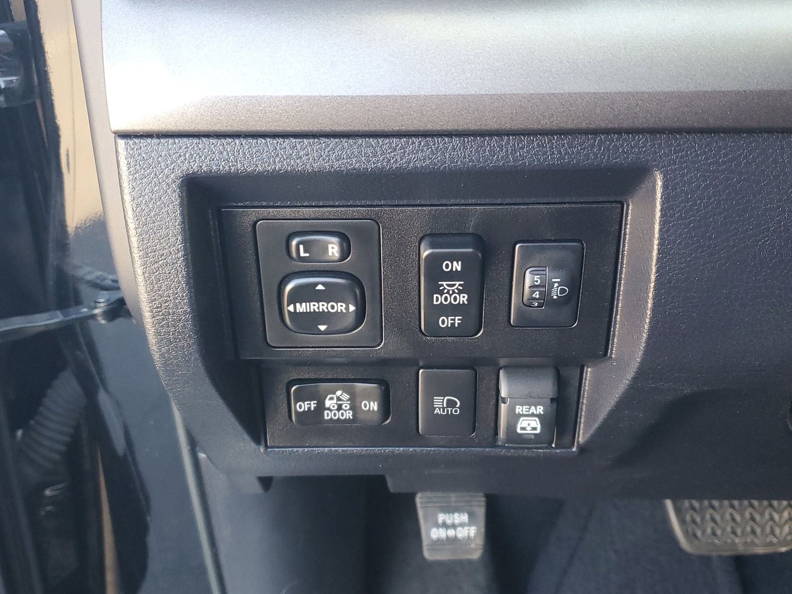 2020 Toyota Tundra SR5 5.7L V8