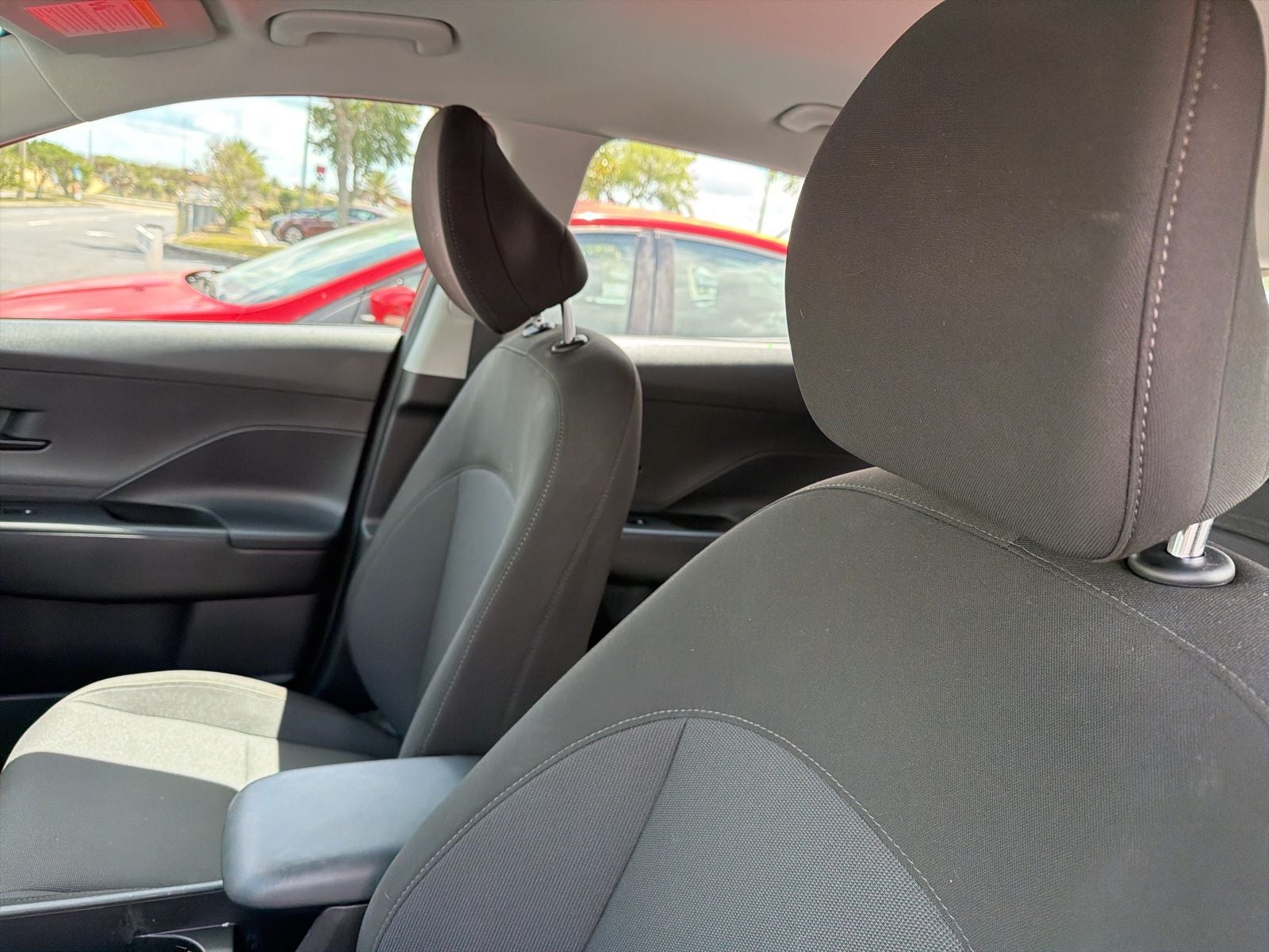 2025 Hyundai Kona SE