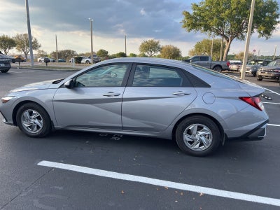 2025 Hyundai Elantra SE