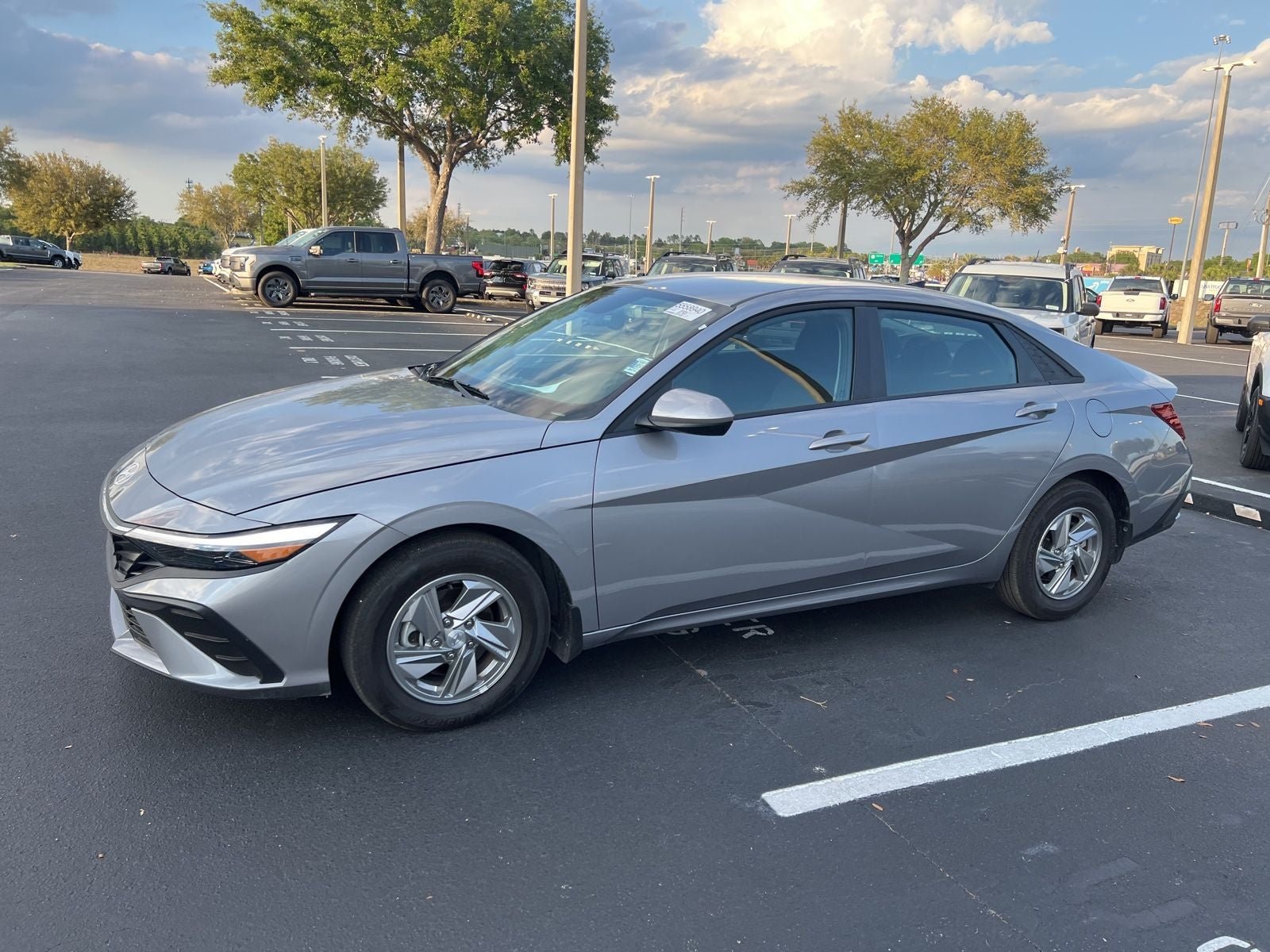 2025 Hyundai Elantra SE