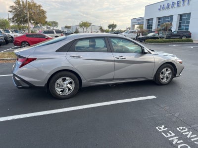 2025 Hyundai Elantra SE