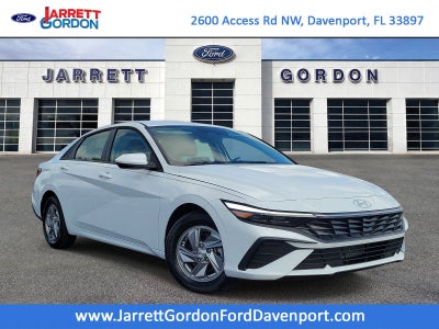 2025 Hyundai Elantra SE