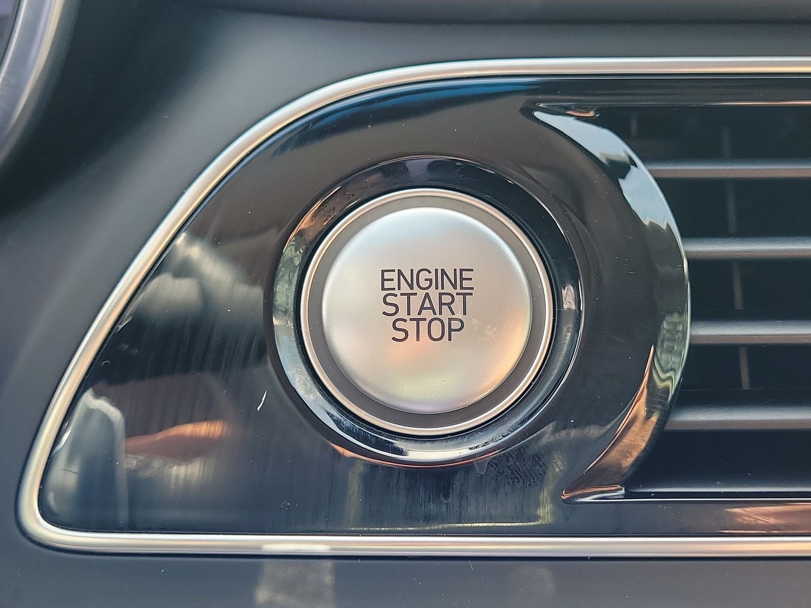 2022 Genesis G70 2.0T