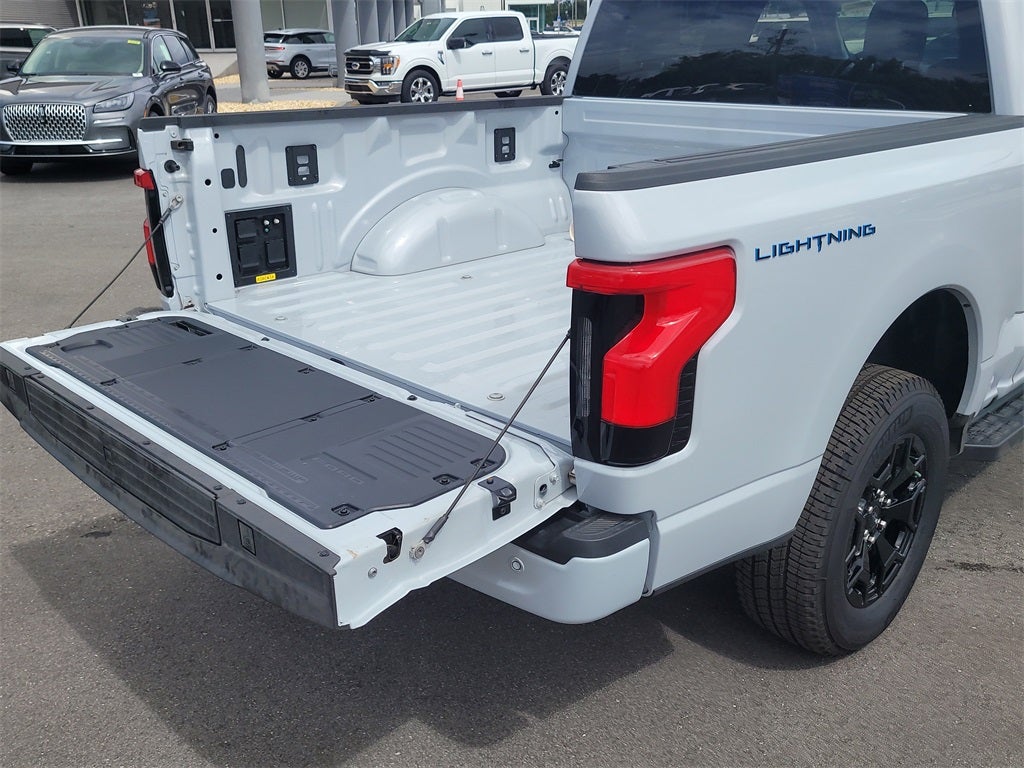 2025 Ford F-150 Lightning XLT