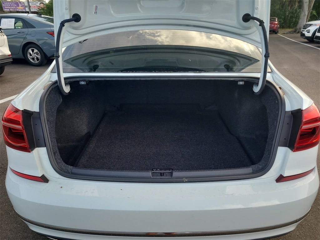 2017 Volkswagen Passat 1.8T SE