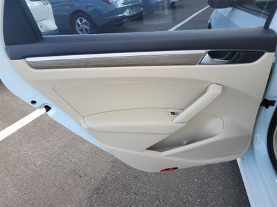 2017 Volkswagen Passat 1.8T SE