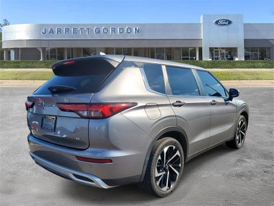 2022 Mitsubishi Outlander SE