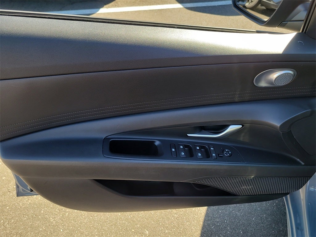 2022 Hyundai Elantra SE