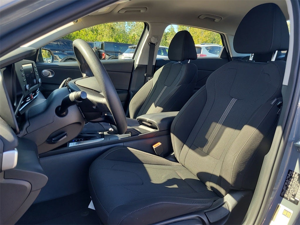 2022 Hyundai Elantra SE