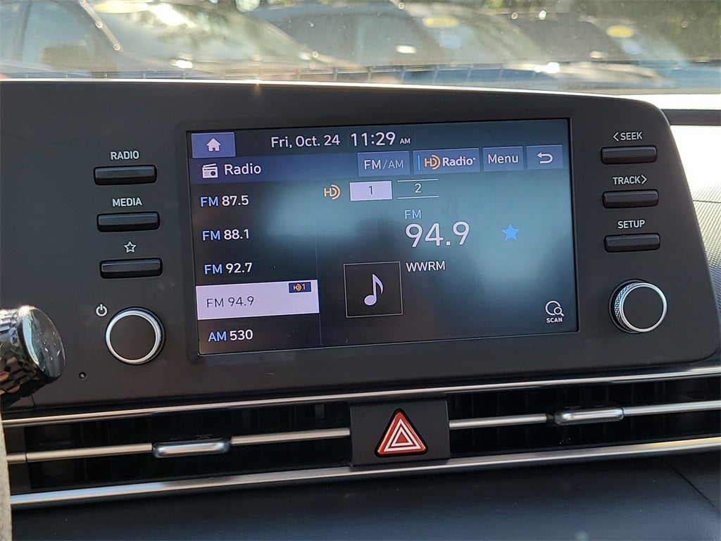 2022 Hyundai Elantra SE