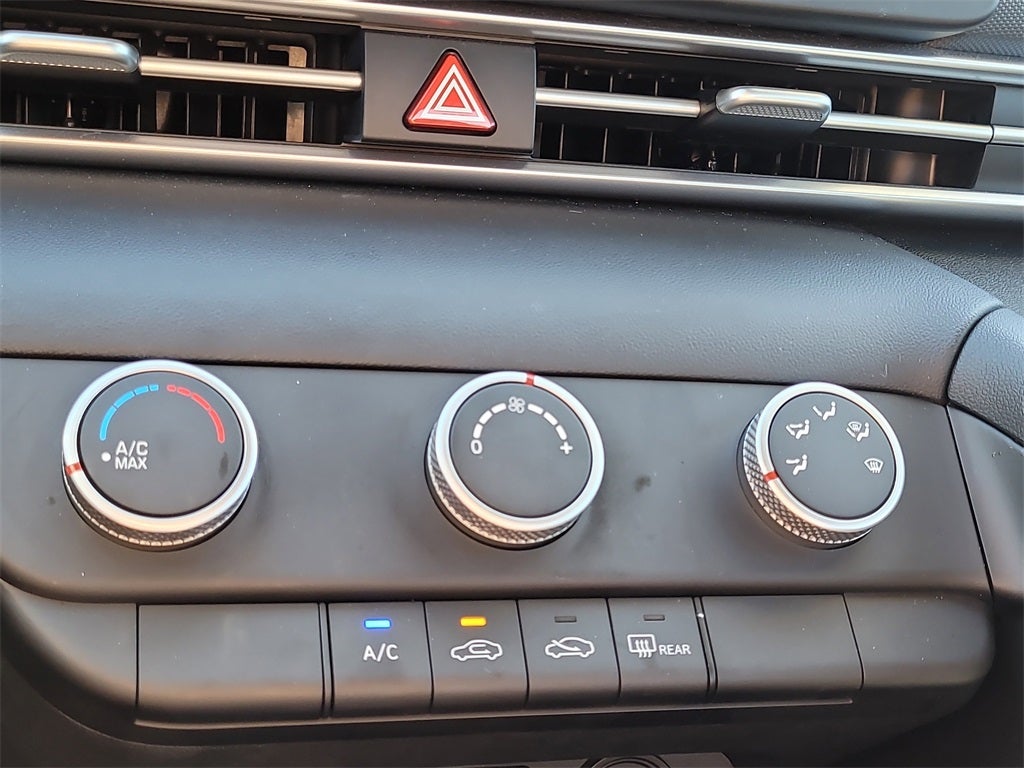 2022 Hyundai Elantra SE