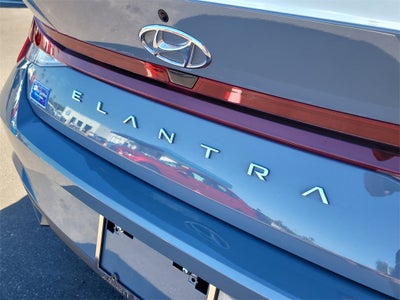 2022 Hyundai Elantra SE