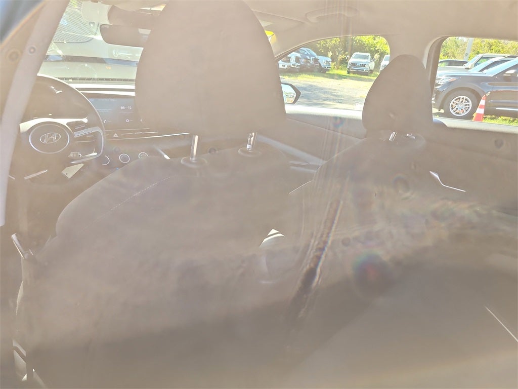 2022 Hyundai Elantra SE