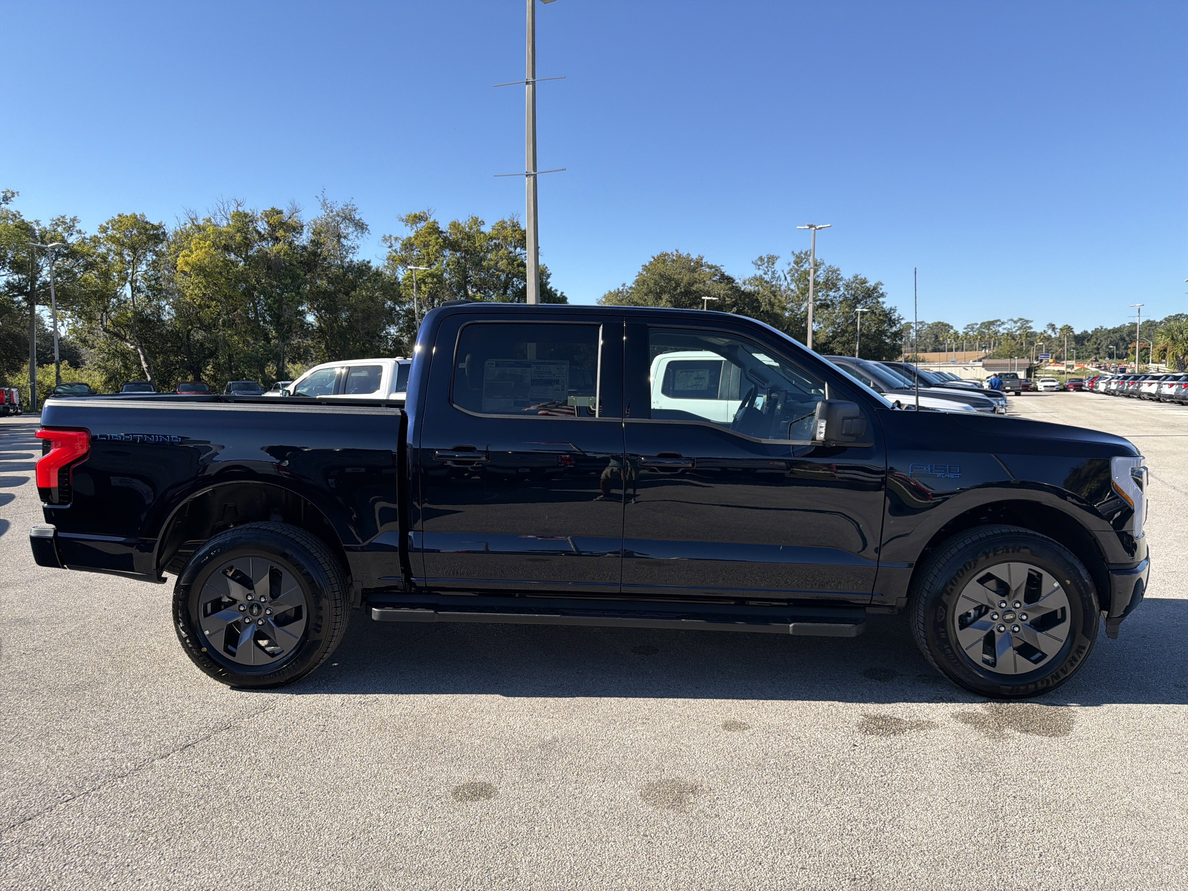 2025 Ford F-150 Lightning Flash