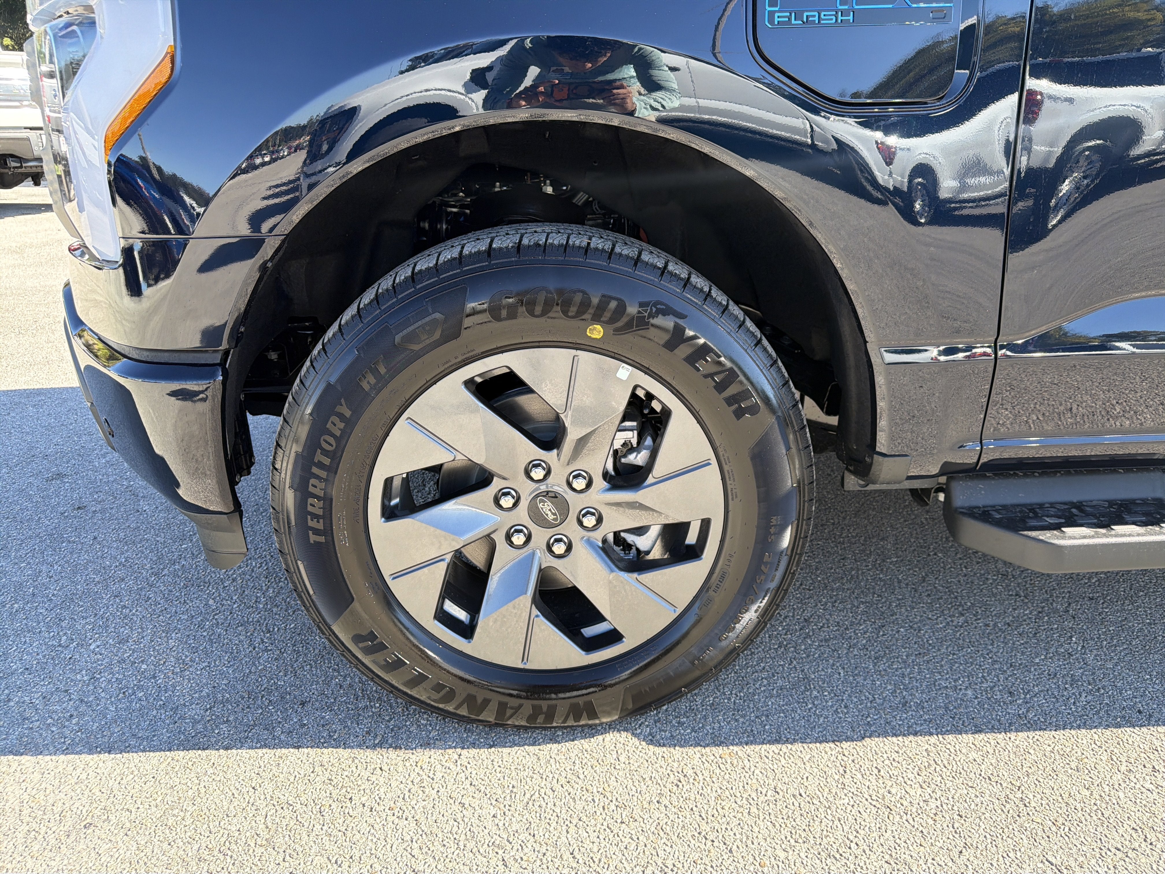 2025 Ford F-150 Lightning Flash